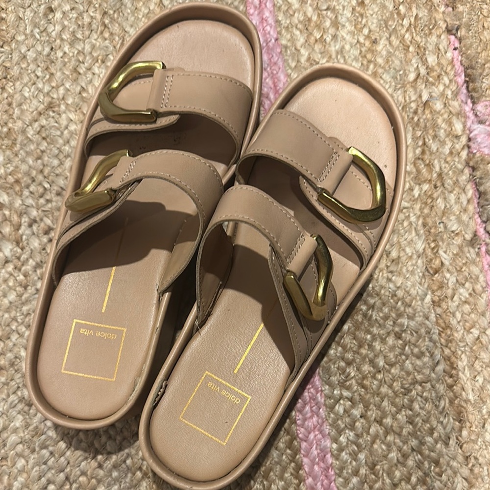 Dolce Vita 8.5 Gold Buckle Tan Sandals